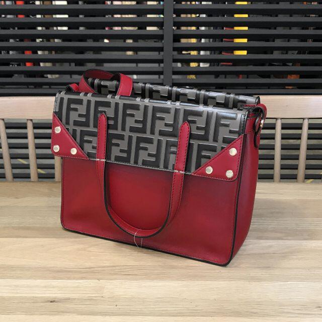 FENDI(フェンディ)の新品未使用 フェンデイ フリップミディアム 2WAYショルダーバッグ 赤 レディースのバッグ(ショルダーバッグ)の商品写真