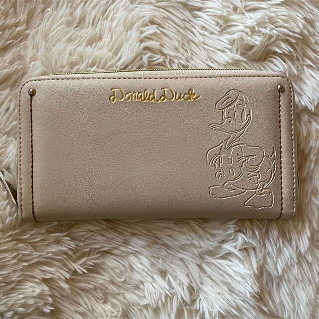 Disney(ディズニー)の未使用　Disney store ドナルドダックの長財布 レディースのファッション小物(財布)の商品写真