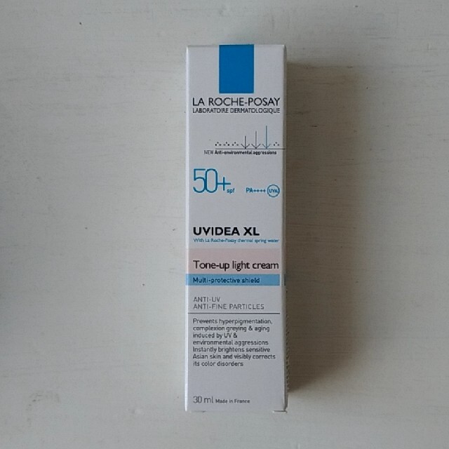 LA ROCHE-POSAY(ラロッシュポゼ)の新品　ラロッシュポゼ　トーンアップライト コスメ/美容のベースメイク/化粧品(化粧下地)の商品写真