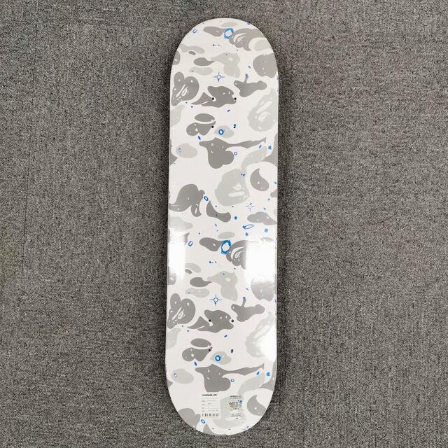 スポーツ/アウトドアSPACE CAMO SKATEBOARD 白 BAPE - スケートボード