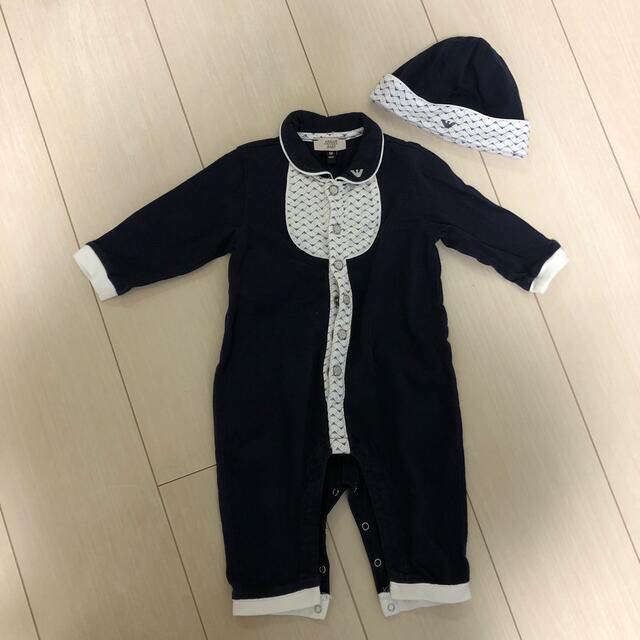 Armani(アルマーニ)のARMANI BABY アルマーニベビー 男の子おしゃれ服 帽子付き キッズ/ベビー/マタニティのベビー服(~85cm)(ロンパース)の商品写真