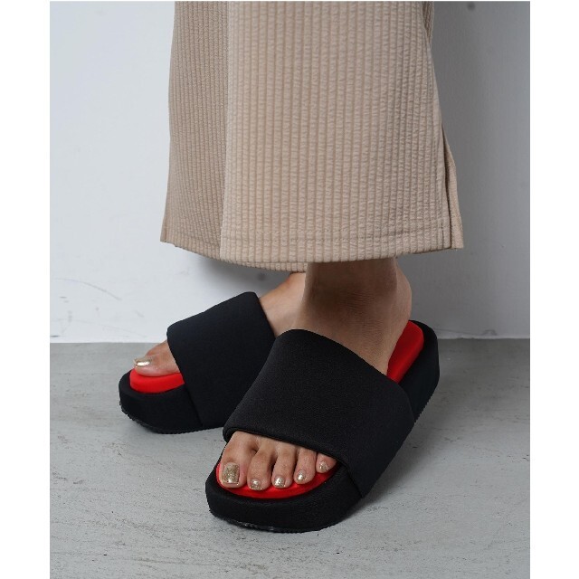 Yohji Yamamoto(ヨウジヤマモト)のYOHJI YAMAMOTO Y-3 SLIDE BLACK/BLACK/RED レディースの靴/シューズ(サンダル)の商品写真