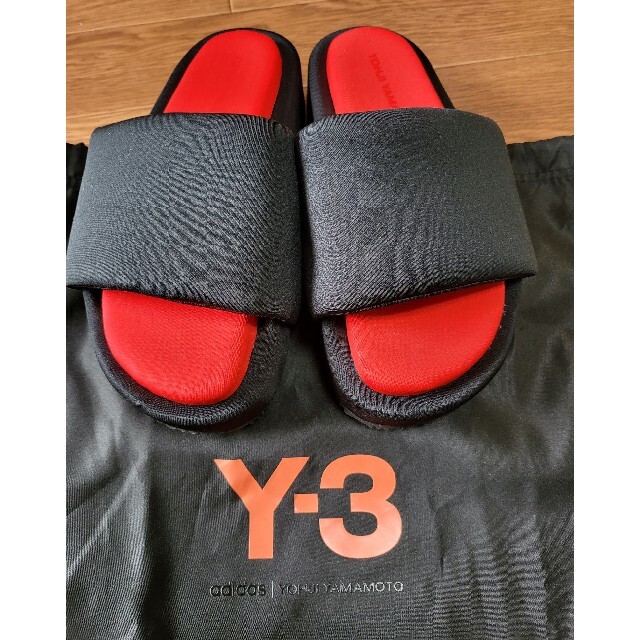 Yohji Yamamoto(ヨウジヤマモト)のYOHJI YAMAMOTO Y-3 SLIDE BLACK/BLACK/RED レディースの靴/シューズ(サンダル)の商品写真