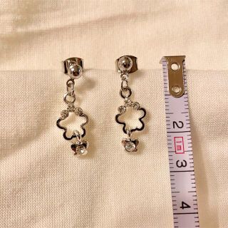 フラワー×キュービックジルコニアピアス(ピアス)