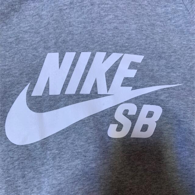 NIKE(ナイキ)のNIKE SB ナイキ エスビー パーカー プルオーバー　ロゴ　s グレー レディースのトップス(パーカー)の商品写真