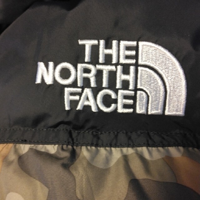 THE NORTH FACE(ザノースフェイス)の中古　THE NORTH FACE  ヌプシサイズL　日本未発売カラー メンズのジャケット/アウター(ダウンジャケット)の商品写真