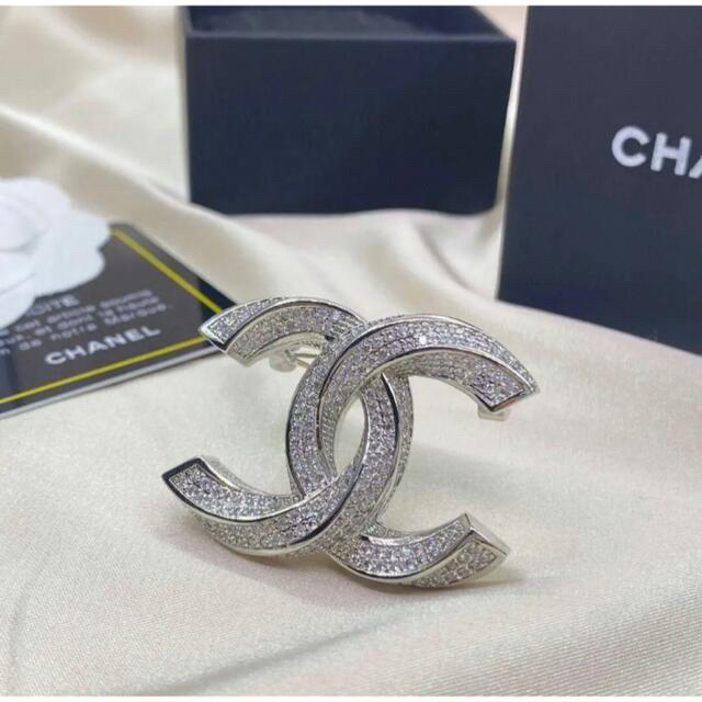 CHANEL(シャネル)のシャネルブローチ レディースのアクセサリー(ブローチ/コサージュ)の商品写真