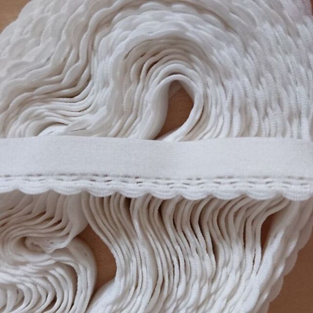 白レースゴム　２ｍ　Ｂ ハンドメイドの素材/材料(生地/糸)の商品写真