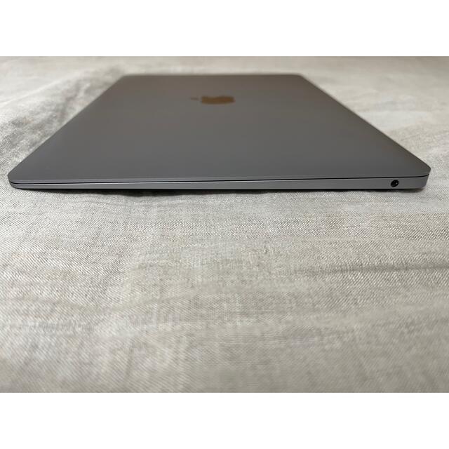 Apple(アップル)のM1 13インチMacBook Air  スペースグレー スマホ/家電/カメラのPC/タブレット(ノートPC)の商品写真