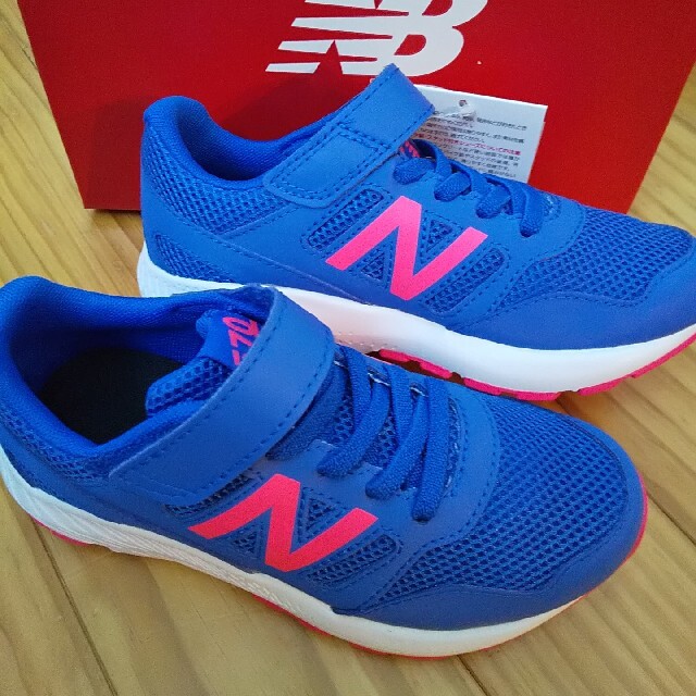 New Balance(ニューバランス)の新品★ニューバランス    スニーカー キッズ/ベビー/マタニティのキッズ靴/シューズ(15cm~)(スニーカー)の商品写真