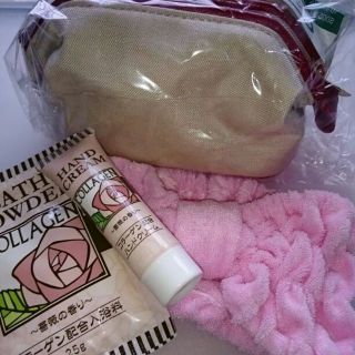 メナード(MENARD)の未開封♡化粧 ポーチ＊ハンドクリーム ♡入浴剤*:Rose* セット♡(ハンドクリーム)