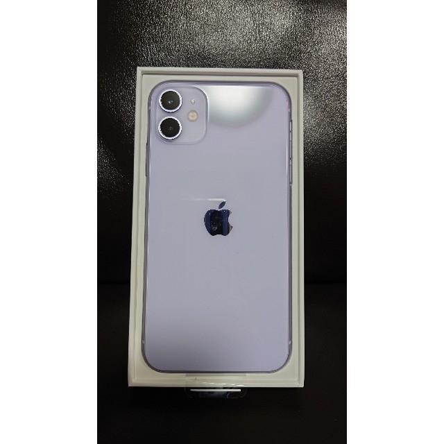 iPhone(アイフォーン)の新品未使用 iphone11 パープル 紫 64GB SIMフリー ロック解除 スマホ/家電/カメラのスマートフォン/携帯電話(スマートフォン本体)の商品写真