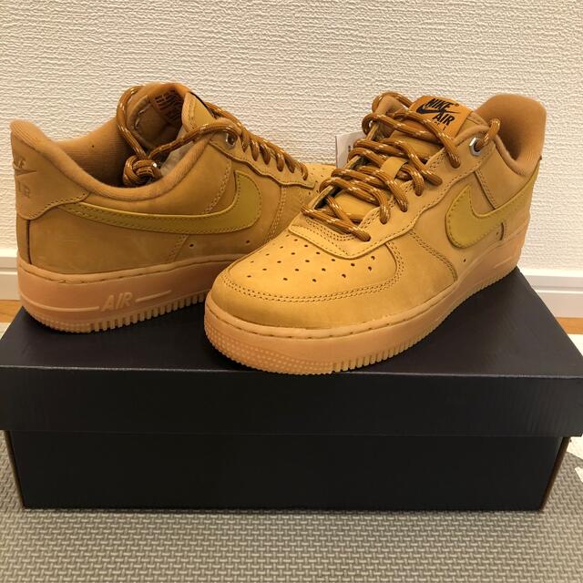 NIKE(ナイキ)の24.5cm NIKE AIR FORCE 1 ’07 WHEAT FLAX メンズの靴/シューズ(スニーカー)の商品写真