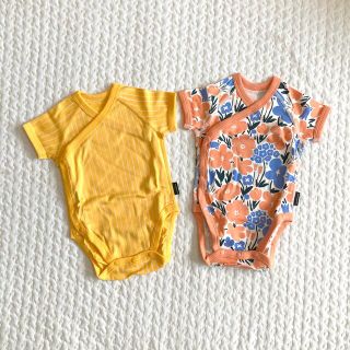 ユニクロ(UNIQLO)のUNIQLO × marimekko 前開き半袖ロンパース　60(肌着/下着)