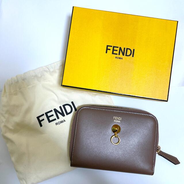 FENDI(フェンディ)のFENDIファスナー式折財布 レディースのファッション小物(財布)の商品写真