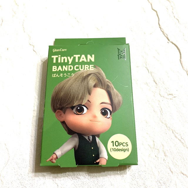 BTS 絆創膏　Tiny Tan  タイニータン ばんそうこう  V  テテ エンタメ/ホビーのCD(K-POP/アジア)の商品写真