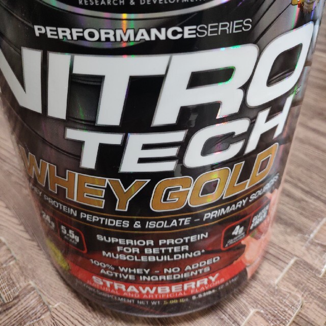 NITRO(ナイトロ)のnitrotechナイトロテック ホエイプロテイン2.51kg ストロベリー 食品/飲料/酒の健康食品(プロテイン)の商品写真