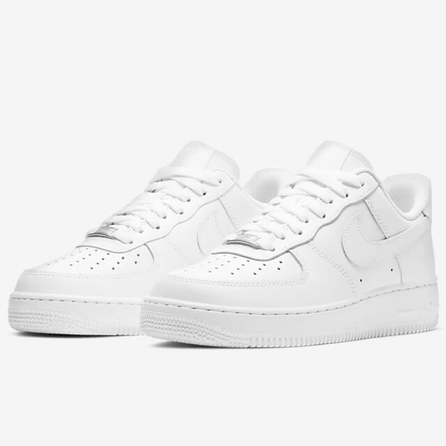 NIKE(ナイキ)の最安値‼️【新品未使用品】AirForce1 Low ホワイト 26.5㎝ メンズの靴/シューズ(スニーカー)の商品写真