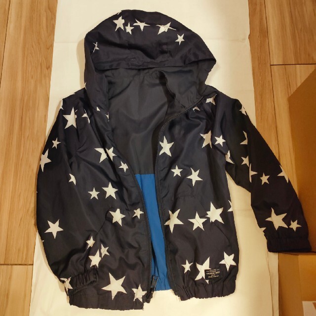 ZARA KIDS(ザラキッズ)のZARA キッズ　リバーシブル　ウィンドブレーカー　星柄　110cm キッズ/ベビー/マタニティのキッズ服男の子用(90cm~)(ジャケット/上着)の商品写真