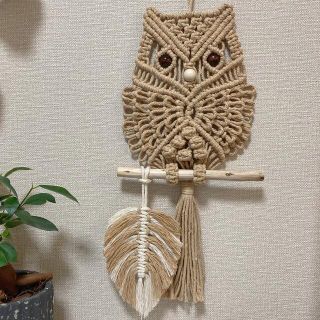 macramé✴︎マクラメ編み　フクロウタペストリー　流木　リーフ付(インテリア雑貨)