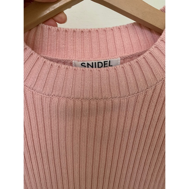 SNIDEL(スナイデル)のsnidel ベビーピンク 半袖ニット レディースのトップス(カットソー(半袖/袖なし))の商品写真