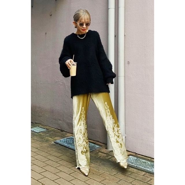 Ameri VINTAGE - UND FLOWER EMBROIDERY VELOUR PANTSの通販 by uthca