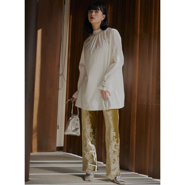 Ameri VINTAGE - UND FLOWER EMBROIDERY VELOUR PANTSの通販 by uthca