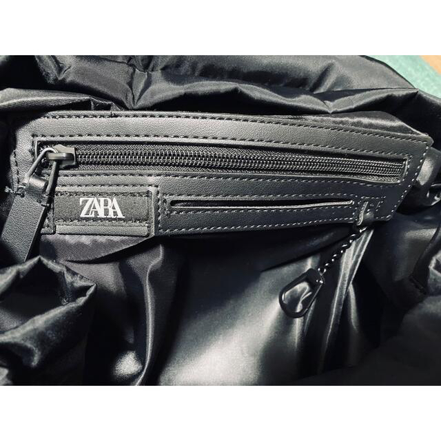 ZARA(ザラ)の個人出品 超レア ZARA ブラック バックパック 大容量 防雨  メンズのバッグ(バッグパック/リュック)の商品写真