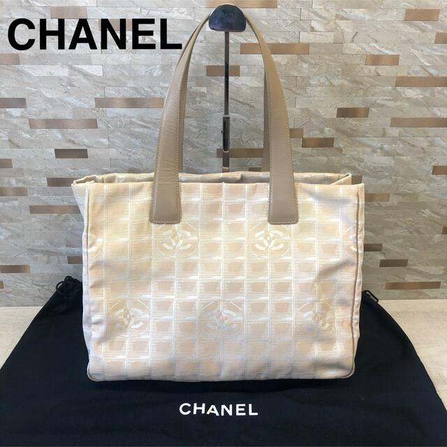 CHANEL シャネル ニュートラベルライン　袋付き♡ ココマーク　アイボリー