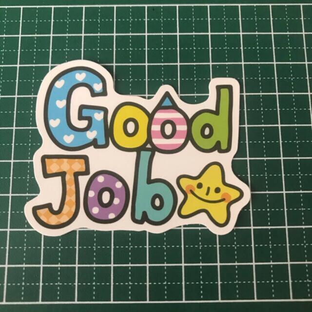 Good Job★ よくやった! 英語フレーズ 防水ステッカー 自動車/バイクのバイク(ステッカー)の商品写真