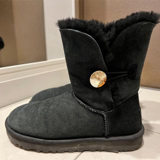 オーストラリア製　UGG　コンチョ　ベリーボタン　US7　INK色