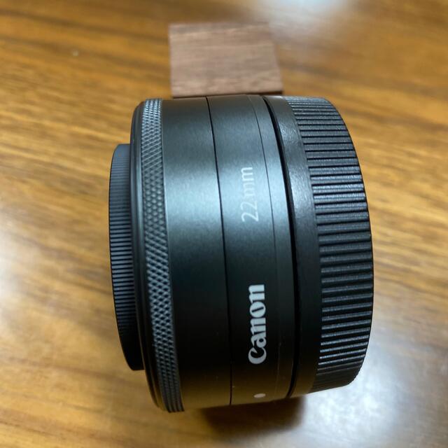 Canon(キヤノン)のCanon EF-M 22mm F2 STM 単焦点レンズ スマホ/家電/カメラのカメラ(レンズ(単焦点))の商品写真