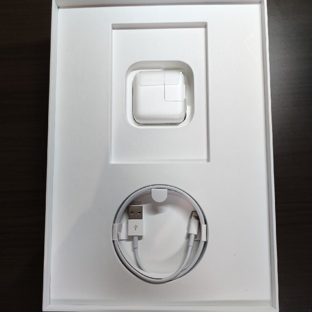 iPad(アイパッド)のiPad Air3 64GB wifi ゴールド スマホ/家電/カメラのPC/タブレット(タブレット)の商品写真