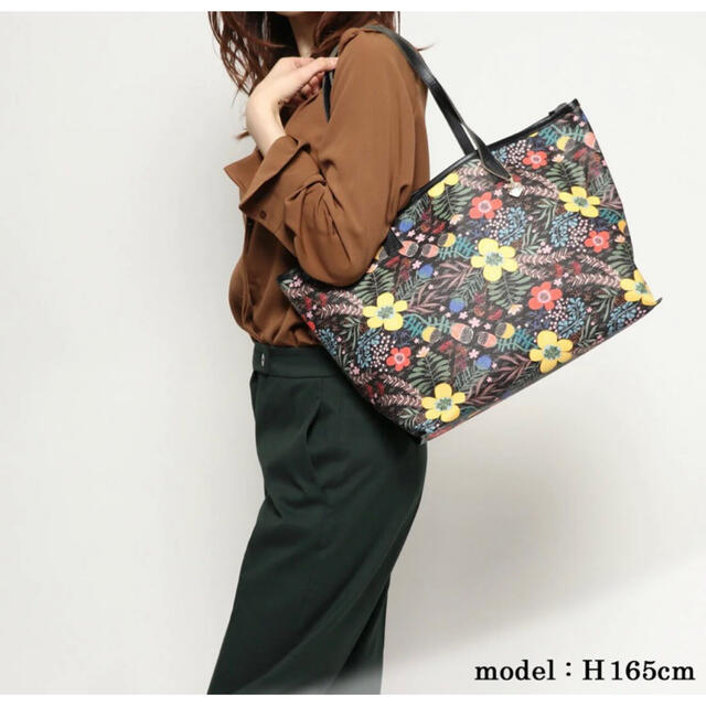 PELLE BORSA(ペレボルサ)の軽量！新品 PELLE BORSA ペレボルサ トートバッグL・28×35 レディースのバッグ(トートバッグ)の商品写真