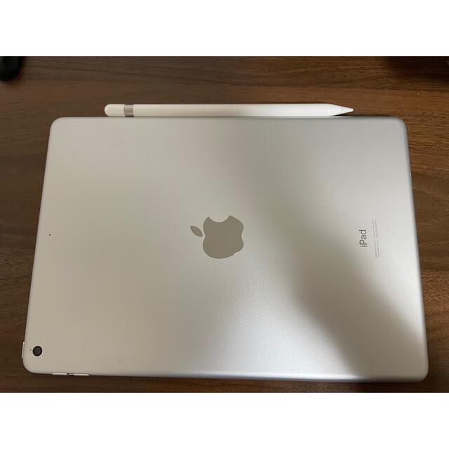 Apple(アップル)のiPad 第7代　シルバー　32gb スマホ/家電/カメラのPC/タブレット(タブレット)の商品写真