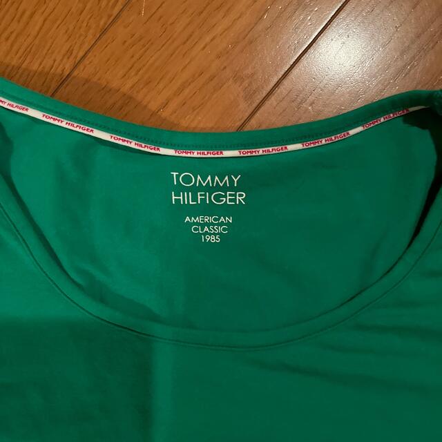 TOMMY HILFIGER(トミーヒルフィガー)のトップス　カットソー　美品 レディースのトップス(カットソー(半袖/袖なし))の商品写真