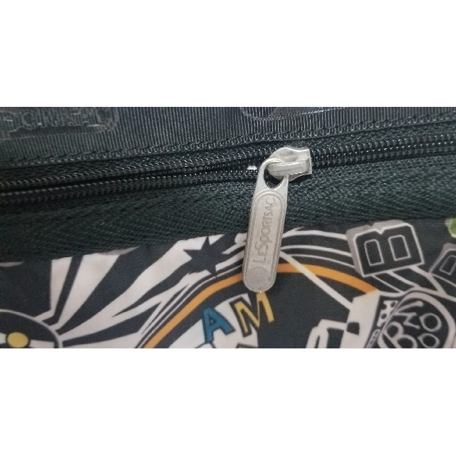 LeSportsac(レスポートサック)のレスポートサック　LeSportsac　ショルダーバッグ　マチ広げられるタイプ レディースのバッグ(ショルダーバッグ)の商品写真