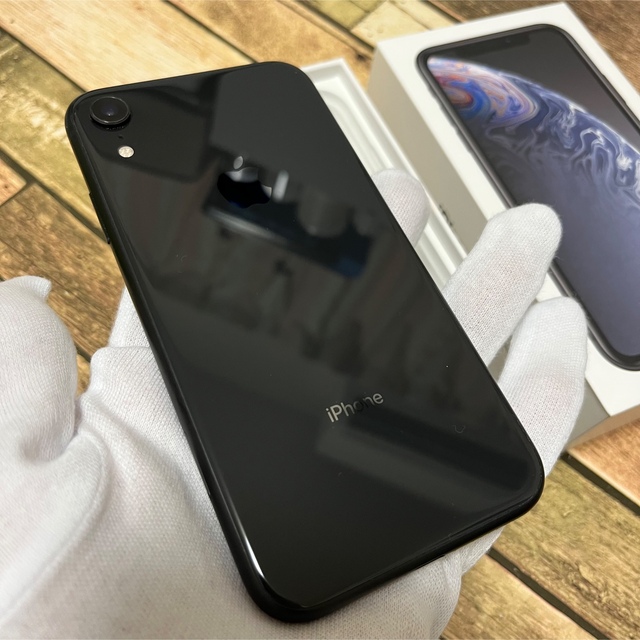 Apple(アップル)の【美品】iPhone XR SIMフリー64GB 2台(黒、白) スマホ/家電/カメラのスマートフォン/携帯電話(スマートフォン本体)の商品写真