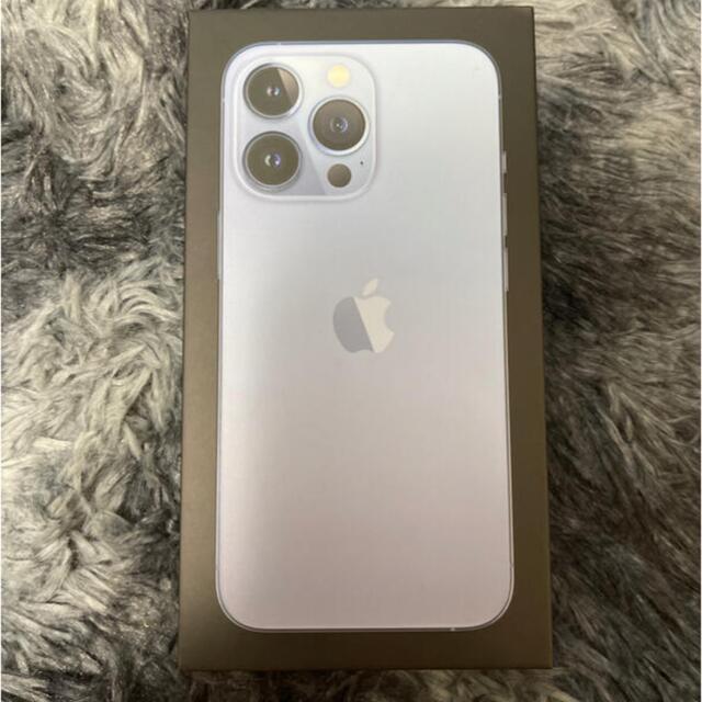 Apple(アップル)の香港版⭐︎iPhone13pro 256GB シエラブルー即納 スマホ/家電/カメラのスマートフォン/携帯電話(スマートフォン本体)の商品写真