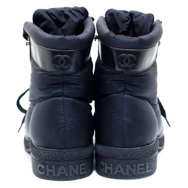 CHANEL(シャネル)のシャネル ショートブーツ 38 C レディース レディースの靴/シューズ(ブーツ)の商品写真