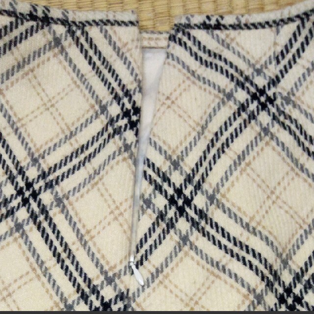 クロスプラス、チェックスカート　毛混あったか レディースのスカート(ひざ丈スカート)の商品写真