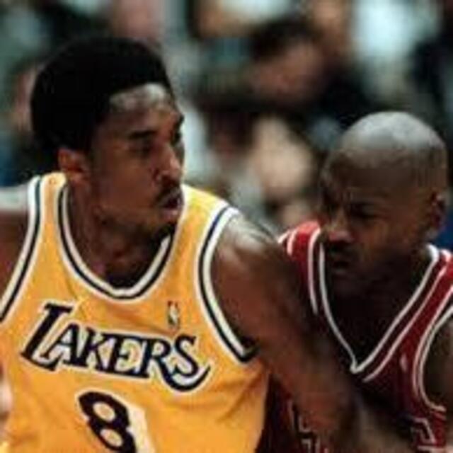 Champion(チャンピオン)のNBA LAKERS BRYANT ＃８ コービー・ブライアント ユニフォーム スポーツ/アウトドアのスポーツ/アウトドア その他(バスケットボール)の商品写真