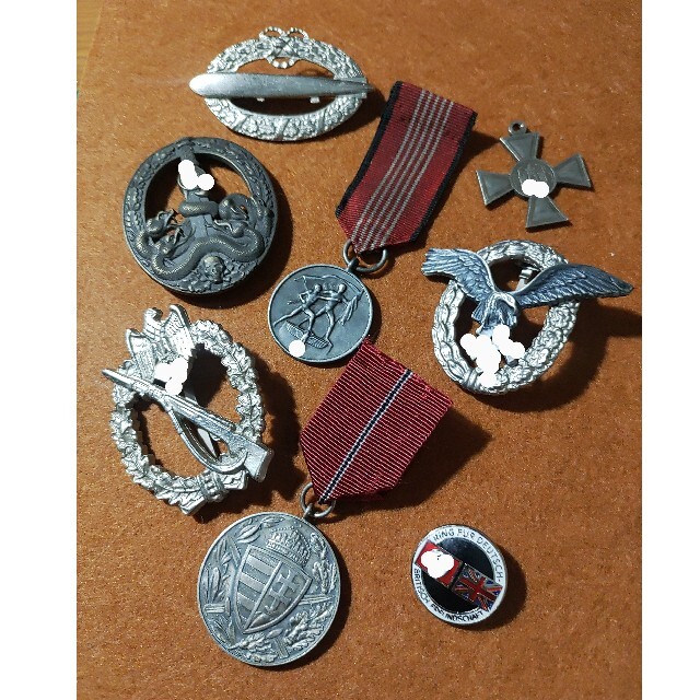 WW1~WW2ドイツ軍 勲章・記章・徴章・メダル類レプリカ8個セット