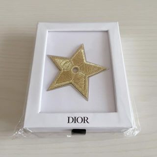 ディオール(Dior)のDior ノベルティ　バッチ(ブローチ/コサージュ)