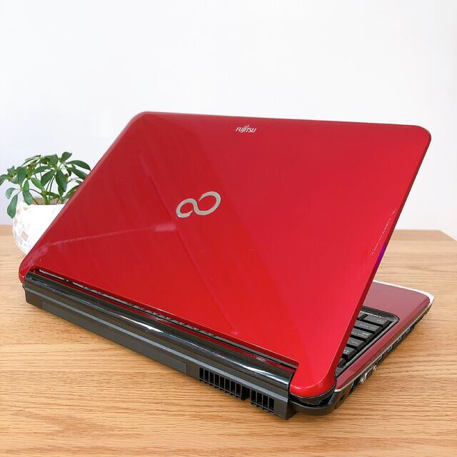 人気の赤✨ 東芝 HDD500GB Wi-Fi ブルーレイ ノートパソコン-