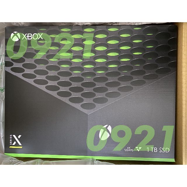 Microsoft(マイクロソフト)のXbox Series X RRT-00015 エンタメ/ホビーのゲームソフト/ゲーム機本体(家庭用ゲーム機本体)の商品写真