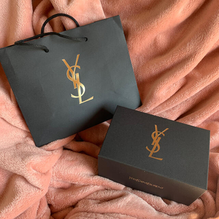 イヴサンローランボーテ(Yves Saint Laurent Beaute)のギフトボックス♡(ラッピング/包装)