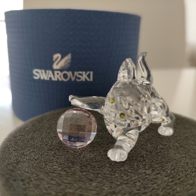 SWAROVSKI(スワロフスキー)の【美品箱付き廃盤作品】子猫のスワロフスキー　クリスタル置物 インテリア/住まい/日用品のインテリア小物(置物)の商品写真