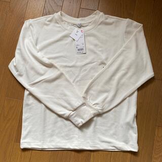 ユニクロ(UNIQLO)のクルーネックシャツ　白(Tシャツ(長袖/七分))