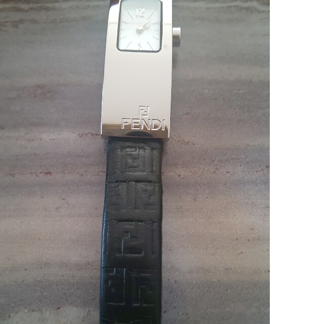 FENDI(フェンディ)のFENDI フェンディ 時計 ズッカ レディースのファッション小物(腕時計)の商品写真